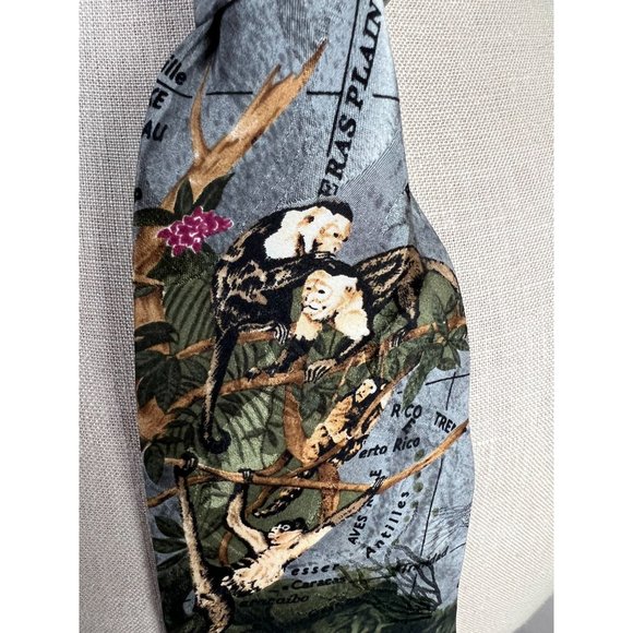 Wembley Endangered Species Made in USA Tie  OS Greens  Animals Silk - Picture 4 of 16